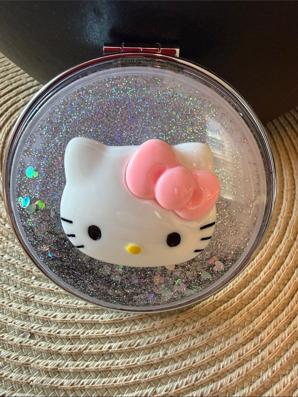 Hello Kitty Pink Bow Glitter Hearts Round Compact Double Mirror NWOT